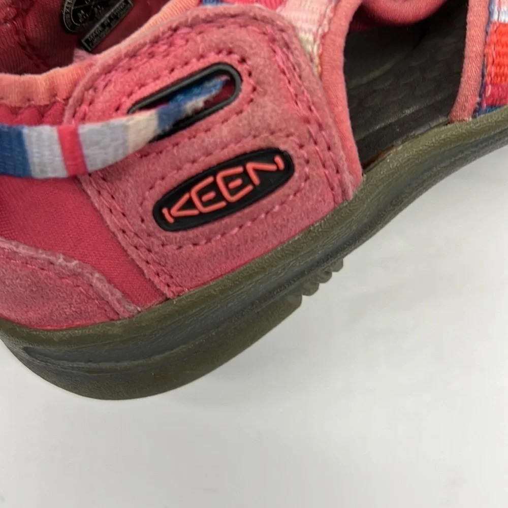 Keen Girls Newport Closed Toe Rainbow Water/Hiking Shoes size 2